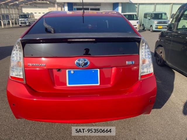 Toyota PRIUS 2011-06 7021299-5