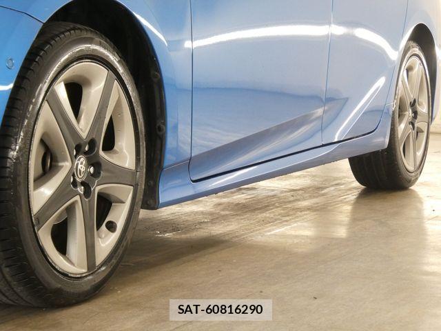 Toyota PRIUS 2019-10 7021266-10