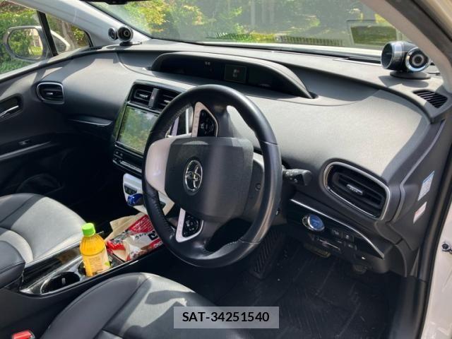 Toyota PRIUS 2018-08 7021282-9