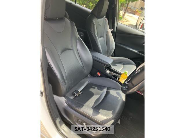 Toyota PRIUS 2018-08 7021282-10