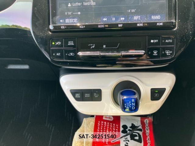 Toyota PRIUS 2018-08 7021282-16