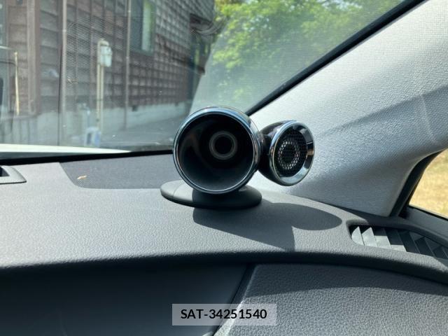 Toyota PRIUS 2018-08 7021282-18