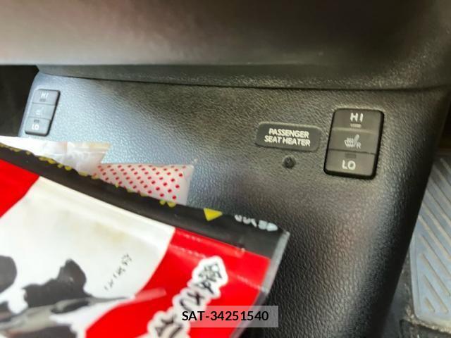 Toyota PRIUS 2018-08 7021282-19
