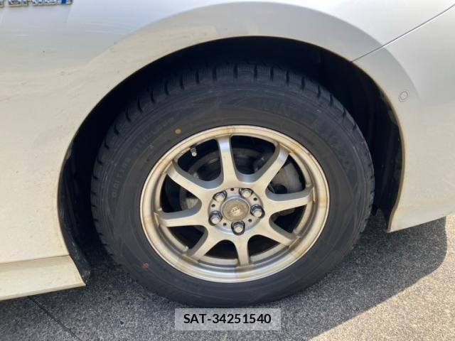 Toyota PRIUS 2018-08 7021282-2