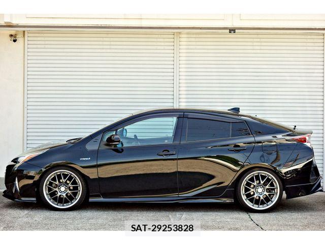 Toyota PRIUS 2018-01 7021273-11