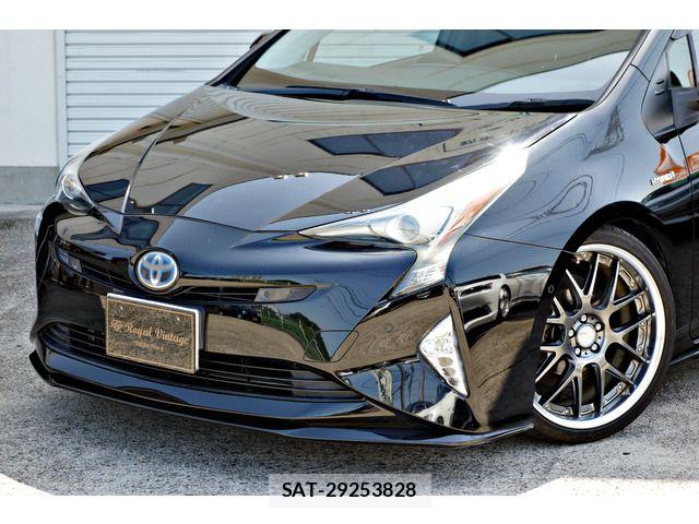 Toyota PRIUS 2018-01 7021273-1