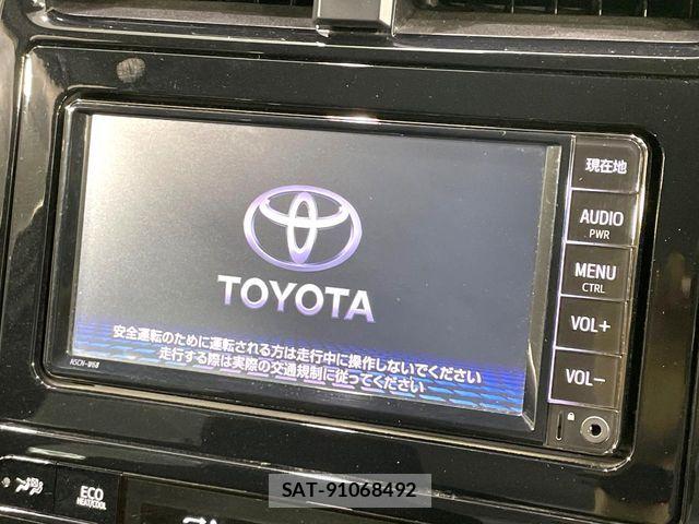Toyota PRIUS 2021-02 7021265-2
