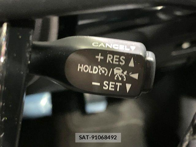 Toyota PRIUS 2021-02 7021265-6