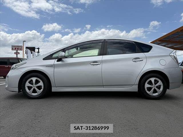 Toyota PRIUS 2013-09 7060286-10
