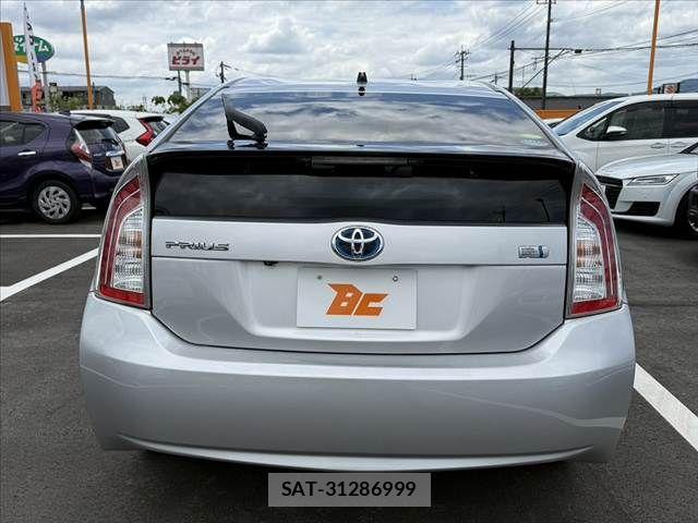 Toyota PRIUS 2013-09 7060286-13