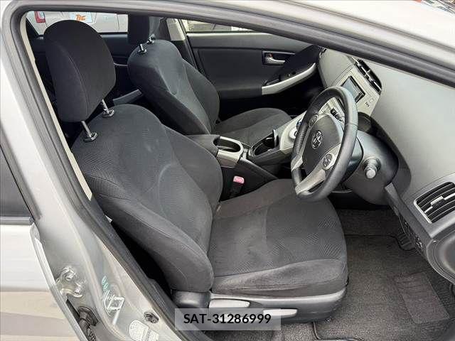 Toyota PRIUS 2013-09 7060286-15