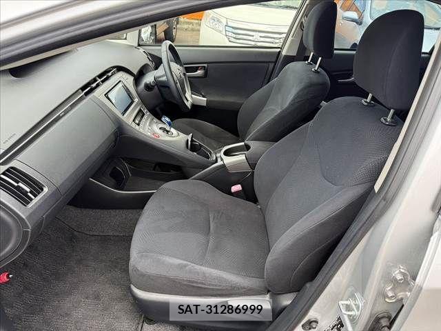 Toyota PRIUS 2013-09 7060286-16