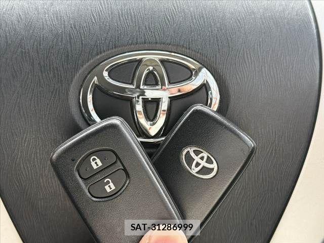 Toyota PRIUS 2013-09 7060286-21