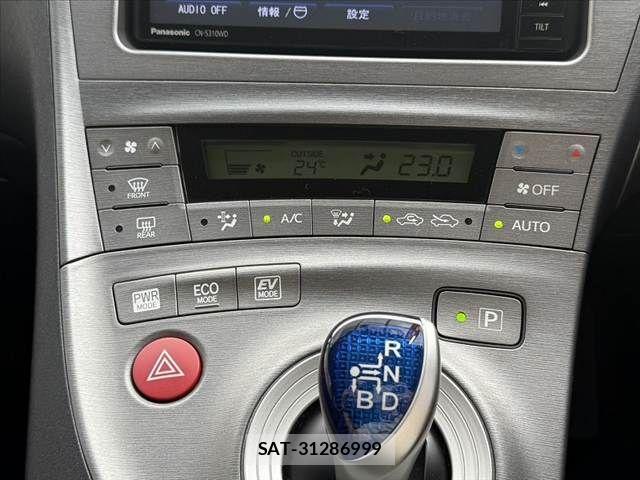 Toyota PRIUS 2013-09 7060286-28