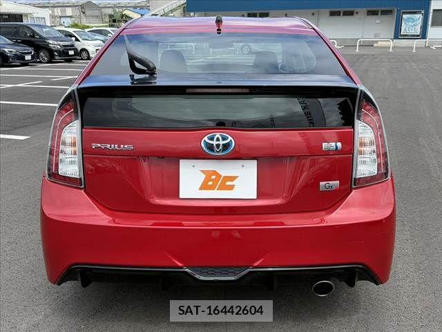 Toyota PRIUS 2013-09 7060276-13