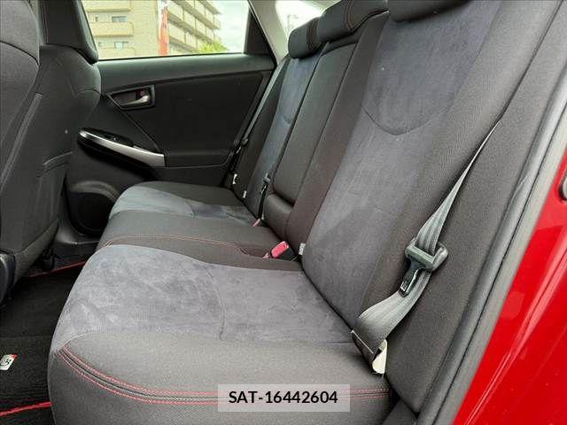 Toyota PRIUS 2013-09 7060276-18