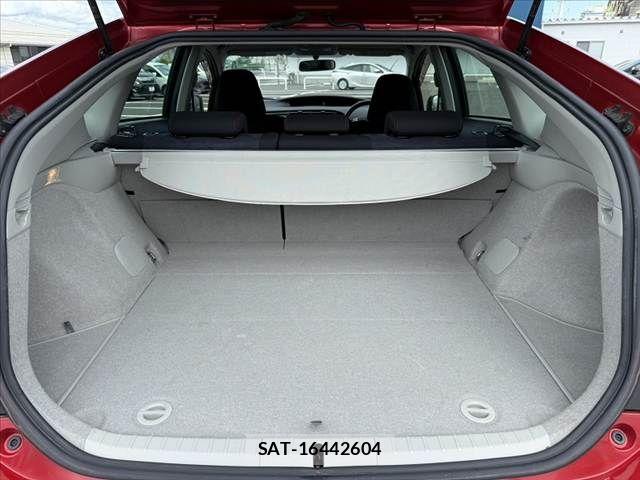 Toyota PRIUS 2013-09 7060276-19