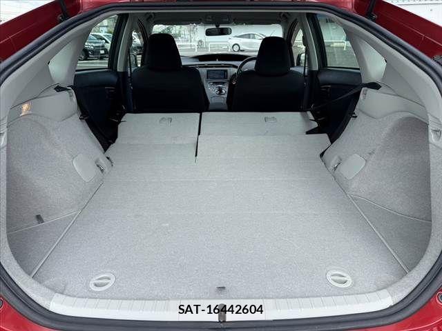 Toyota PRIUS 2013-09 7060276-20