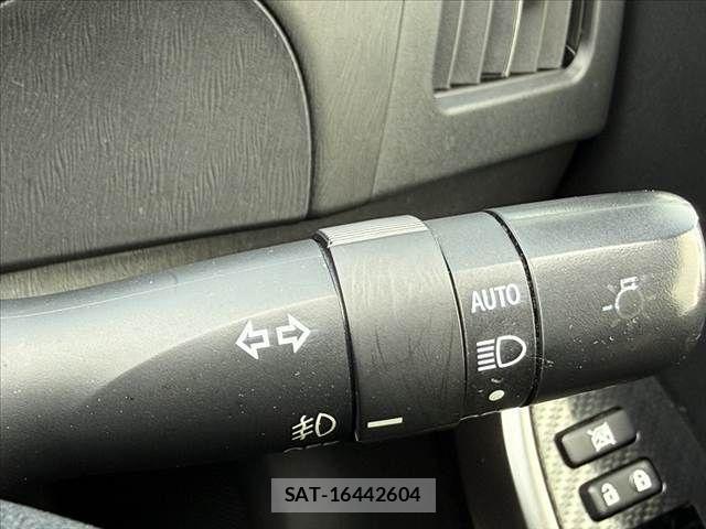 Toyota PRIUS 2013-09 7060276-6