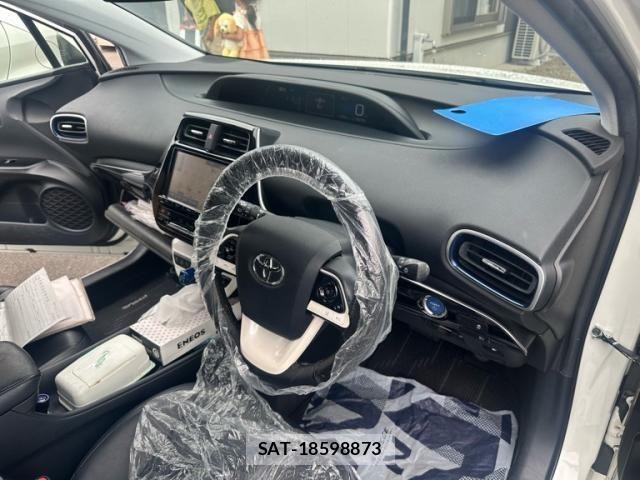 Toyota PRIUS 2016-01 7060272-13