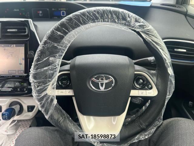 Toyota PRIUS 2016-01 7060272-18