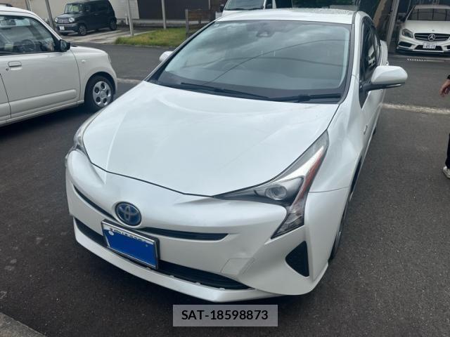 Toyota PRIUS 2016-01 7060272-1