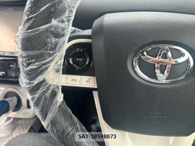 Toyota PRIUS 2016-01 7060272-19