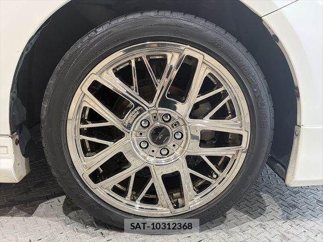Toyota PRIUS 2013-05 7060281-12