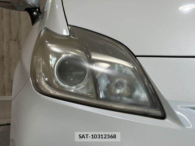 Toyota PRIUS 2013-05 7060281-23