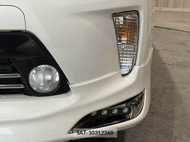 Toyota PRIUS 2013-05 7060281-24