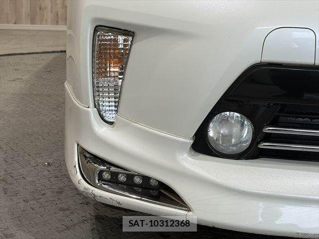 Toyota PRIUS 2013-05 7060281-25