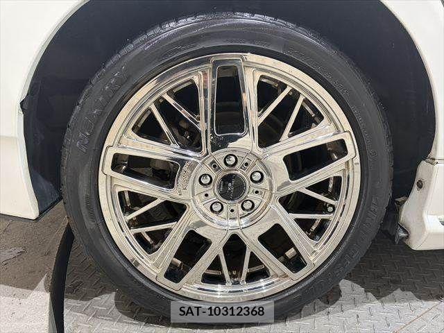 Toyota PRIUS 2013-05 7060281-26
