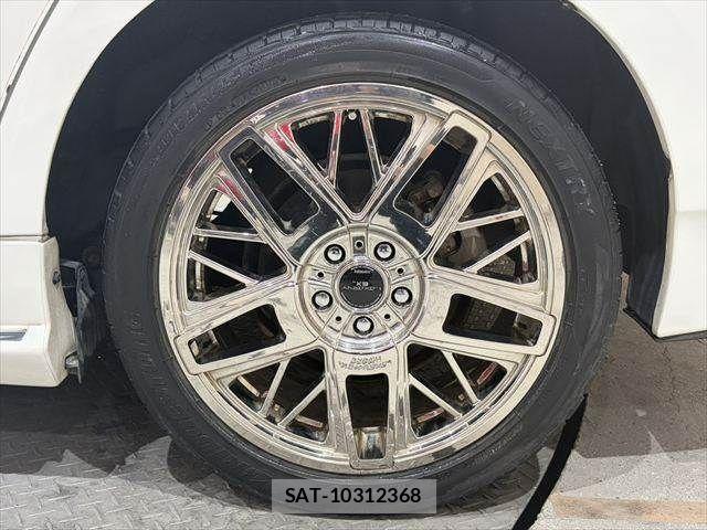 Toyota PRIUS 2013-05 7060281-27