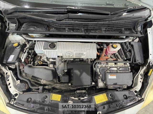 Toyota PRIUS 2013-05 7060281-29