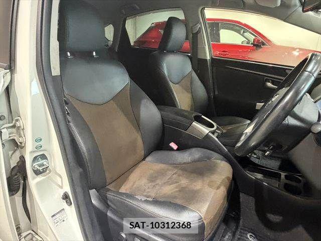 Toyota PRIUS 2013-05 7060281-6