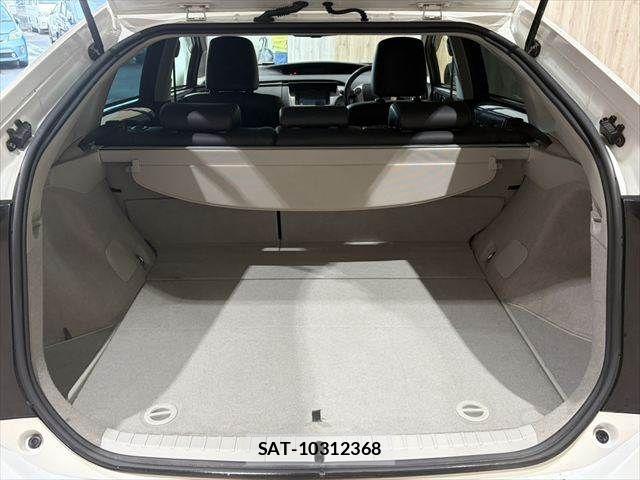 Toyota PRIUS 2013-05 7060281-8