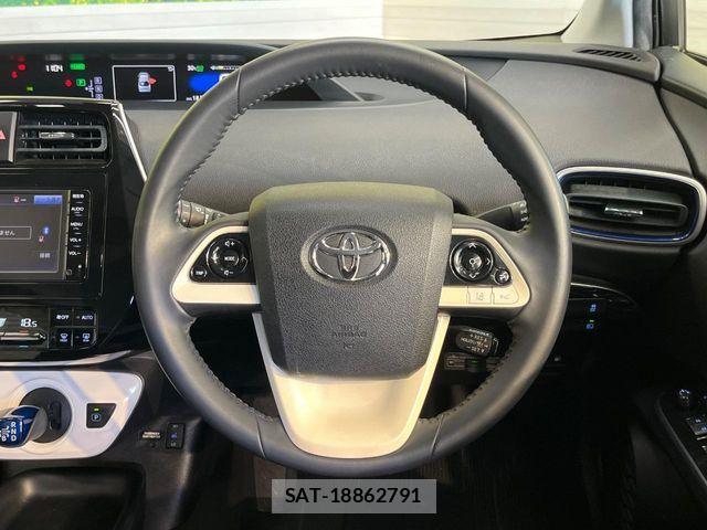 Toyota PRIUS 2016-01 7060256-11