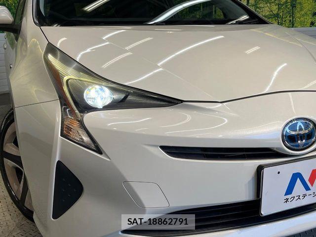 Toyota PRIUS 2016-01 7060256-12
