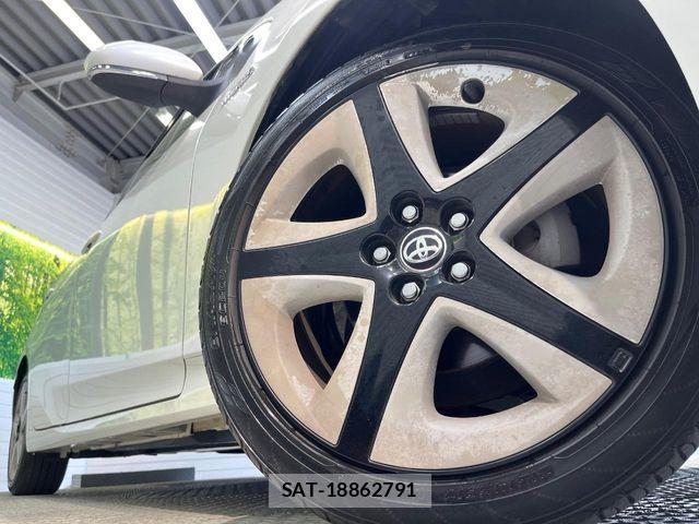 Toyota PRIUS 2016-01 7060256-13