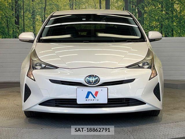 Toyota PRIUS 2016-01 7060256-14