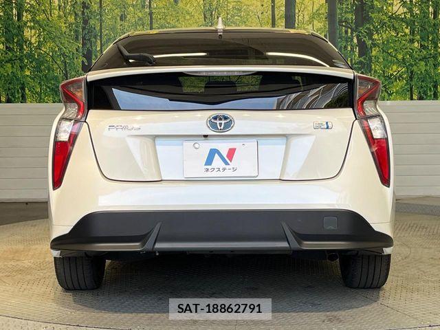 Toyota PRIUS 2016-01 7060256-15