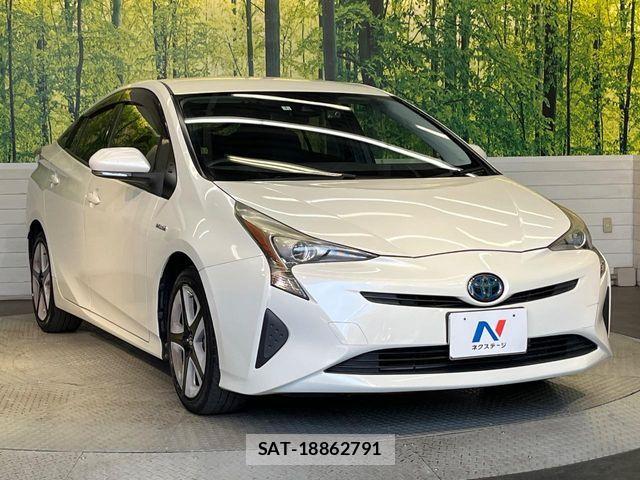 Toyota PRIUS 2016-01 7060256-16