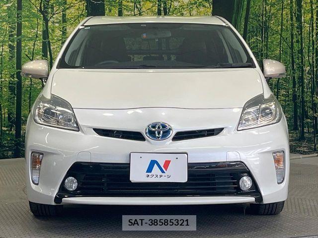 Toyota PRIUS 2015-01 7060275-13
