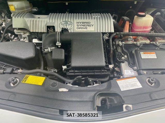 Toyota PRIUS 2015-01 7060275-17