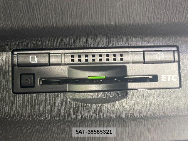 Toyota PRIUS 2015-01 7060275-4