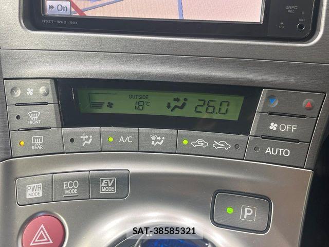 Toyota PRIUS 2015-01 7060275-5