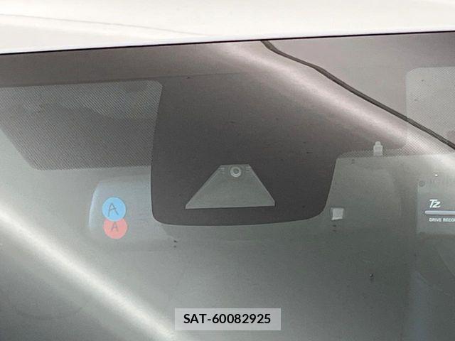 Toyota PRIUS 2019-05 7060250-5