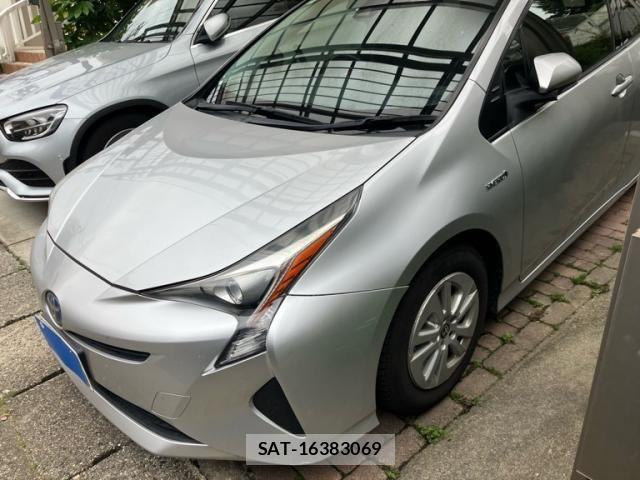 Toyota PRIUS 2016-06 7060284-1