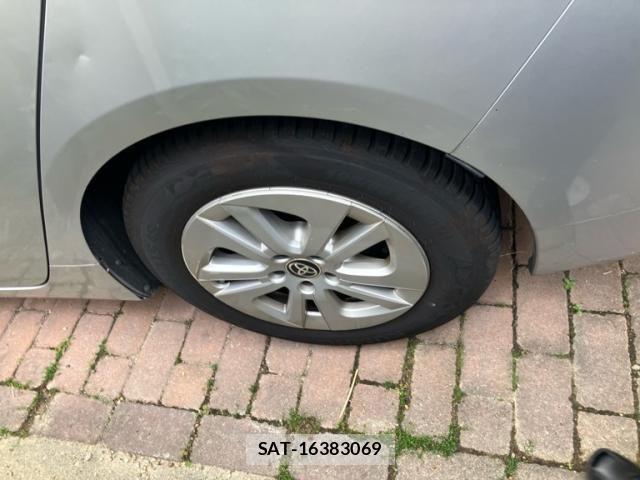 Toyota PRIUS 2016-06 7060284-6