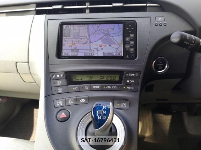Toyota PRIUS 2011-11 7060285-12